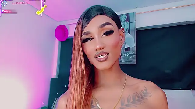 Kendall_hornyy Show Webcam