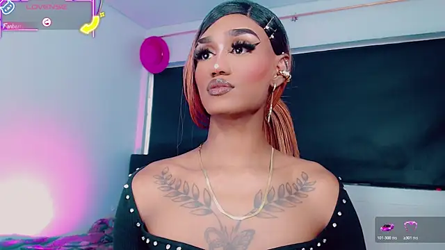 Kendall_hornyy Show in webcam