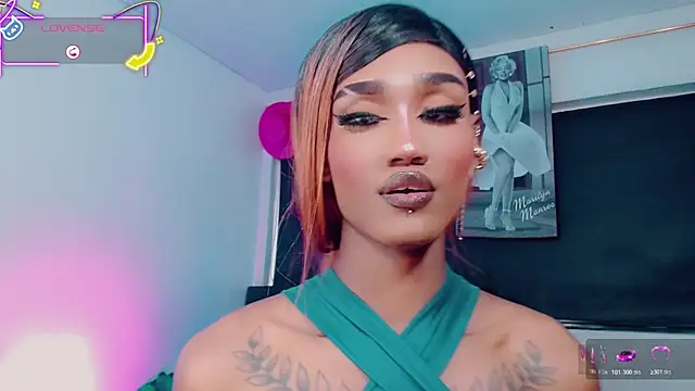 Kendall_hornyy Show in webcam