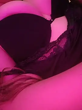 Quenn_Chiraz_Squirt's Live XXX Chat