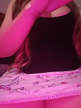 Quenn_Chiraz_Squirt Adlı Modelin Canlı XXX Sohbeti