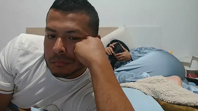 LATINO9318 Pertunjukan Webcam