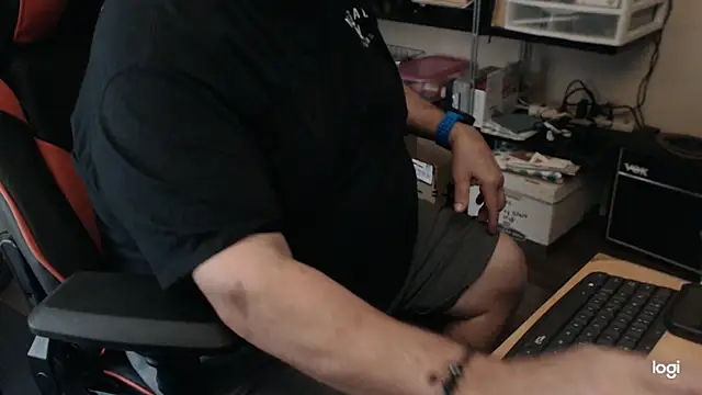 Gizmo777 Show in webcam