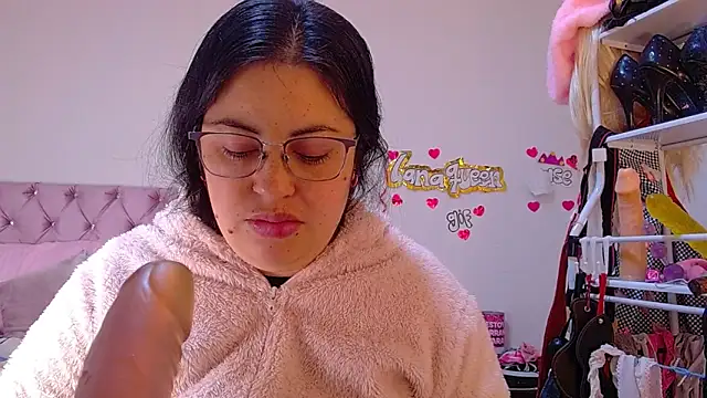 lanaqueen699's Live XXX Chat