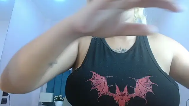 april_bunnyy Adlı Modelin Canlı XXX Sohbeti