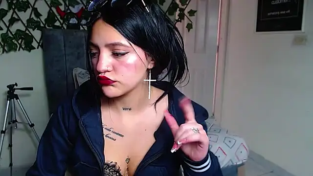 Chat XXX en directo de Violettasquirt