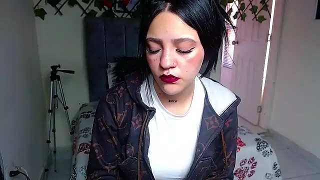 Violettasquirt's Webcam Show