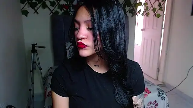 Violettasquirt's Webcam Show