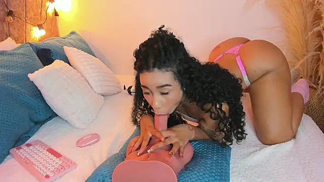 sally_rosses' Webcam Show