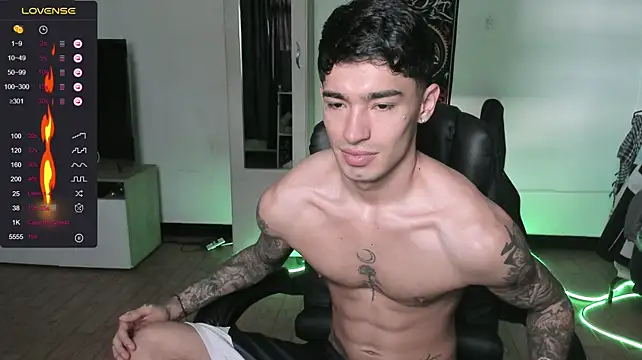 Damon__333 Webcam Show