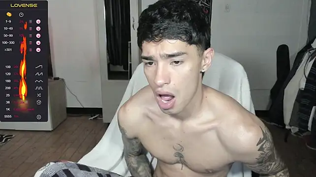 Damon__333 Pertunjukan Webcam