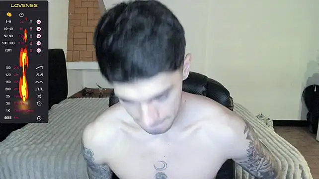 Show modela Damon__333 na web-kameri