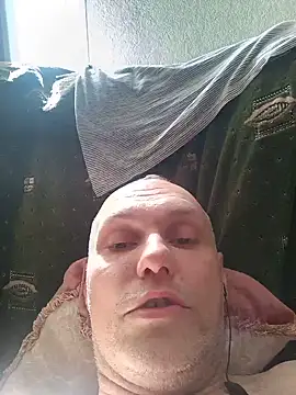 Pineapple04's Webcam Show