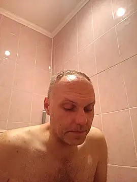 Pineapple04's Webcam Show