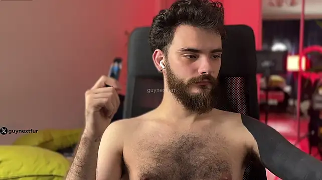 عرض كام guynextfurr