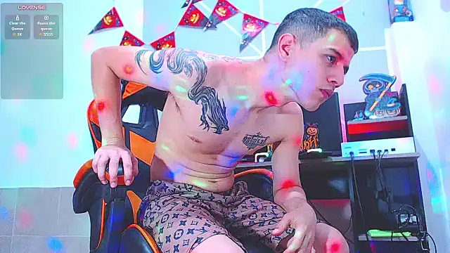ADAM_HOT Pertunjukan Webcam