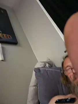THE-CHAMPLOVENIPPLES73's Webcam Show