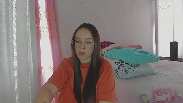 Chat XXX en directo de HARLEYNAPIER