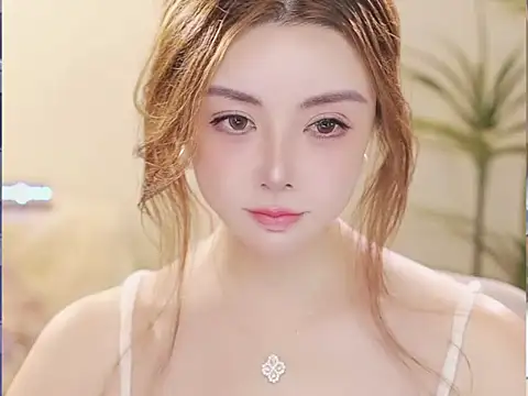 Qiaoqiao__ élő XXX-chatje