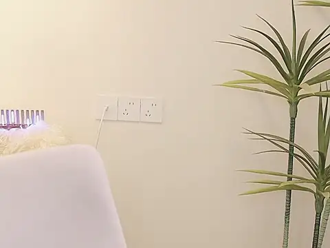 Онлайн чат Qiaoqiao__