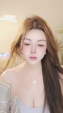 Qiaoqiao__ Adlı Modelin Canlı XXX Sohbeti