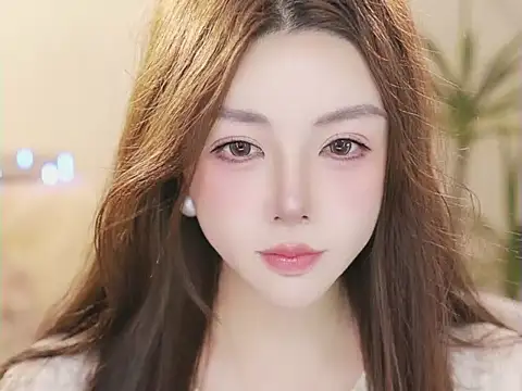 Qiaoqiao__ Adlı Modelin Canlı XXX Sohbeti