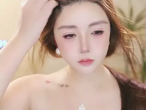Qiaoqiao__ Chat XXX in diretta