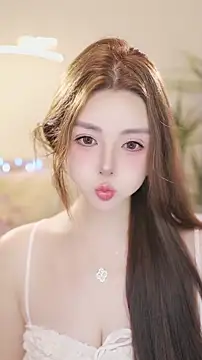 Qiaoqiao__ Adlı Modelin Canlı XXX Sohbeti