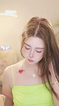 Chat XXX en directo de Qiaoqiao__