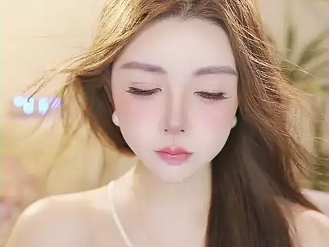 Qiaoqiao__ Adlı Modelin Canlı XXX Sohbeti