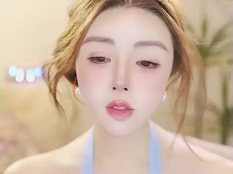 Qiaoqiao__ Adlı Modelin Canlı XXX Sohbeti