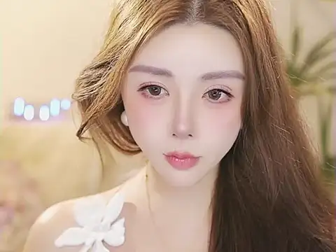 Qiaoqiao__ Adlı Modelin Canlı XXX Sohbeti