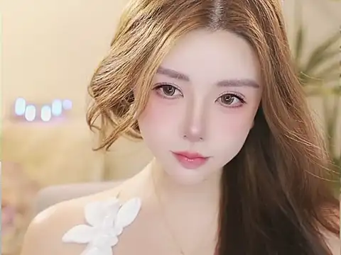 Qiaoqiao__ Adlı Modelin Canlı XXX Sohbeti