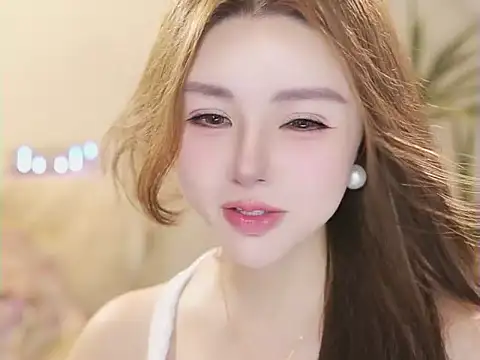 Qiaoqiao__ Adlı Modelin Canlı XXX Sohbeti