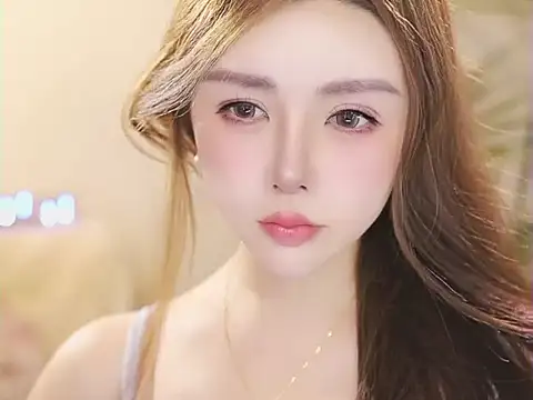 Qiaoqiao__ Chat XXX in diretta