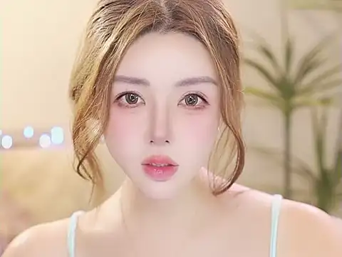 Qiaoqiao__ Adlı Modelin Canlı XXX Sohbeti
