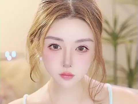 Qiaoqiao__ Chat XXX in diretta