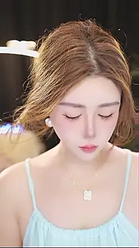 Qiaoqiao__ Adlı Modelin Canlı XXX Sohbeti