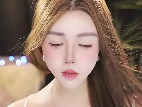 Qiaoqiao__ Adlı Modelin Canlı XXX Sohbeti