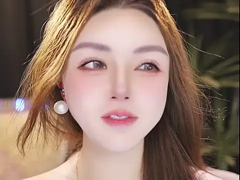 Qiaoqiao__ élő XXX-chatje