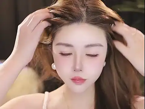 Qiaoqiao__ Adlı Modelin Canlı XXX Sohbeti