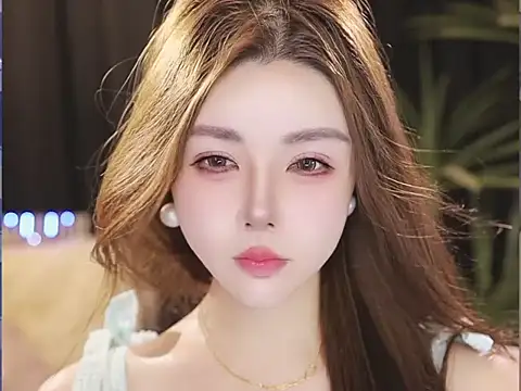 Qiaoqiao__ Adlı Modelin Canlı XXX Sohbeti