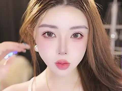 Qiaoqiao__ Adlı Modelin Canlı XXX Sohbeti