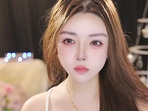 Qiaoqiao__ Adlı Modelin Canlı XXX Sohbeti