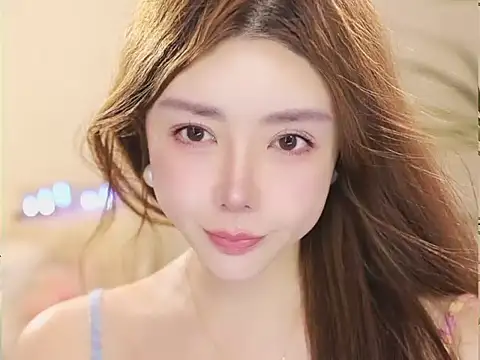חדר צ'אט בשידור חי של Qiaoqiao__