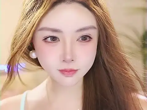 Qiaoqiao__ Adlı Modelin Canlı XXX Sohbeti