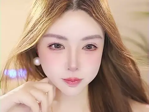 Qiaoqiao__ Adlı Modelin Canlı XXX Sohbeti
