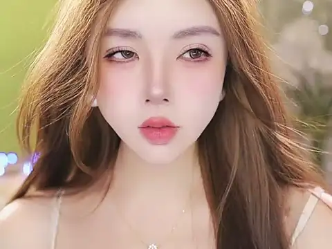 Qiaoqiao__ Adlı Modelin Canlı XXX Sohbeti