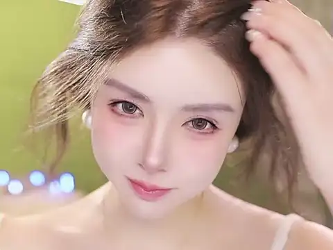 Qiaoqiao__ Adlı Modelin Canlı XXX Sohbeti