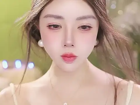 Qiaoqiao__ élő XXX-chatje